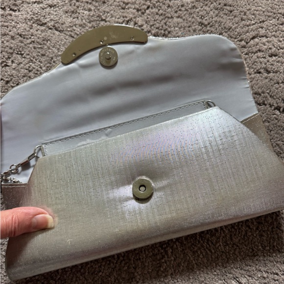 Elegant Silver Clutch Bag Evening Bag with Long Chain - Picture 2 of 5